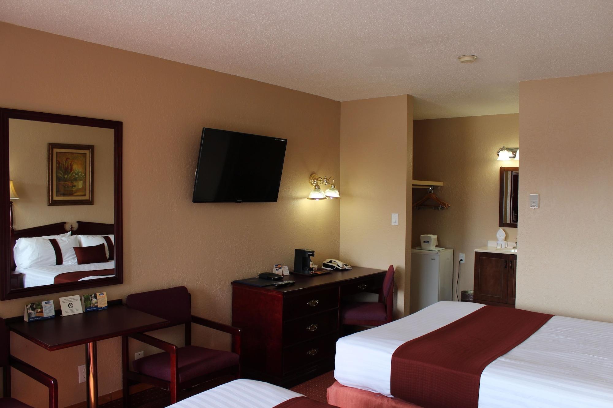 Howard Johnson By Wyndham Red Deer Penhold Buitenkant foto