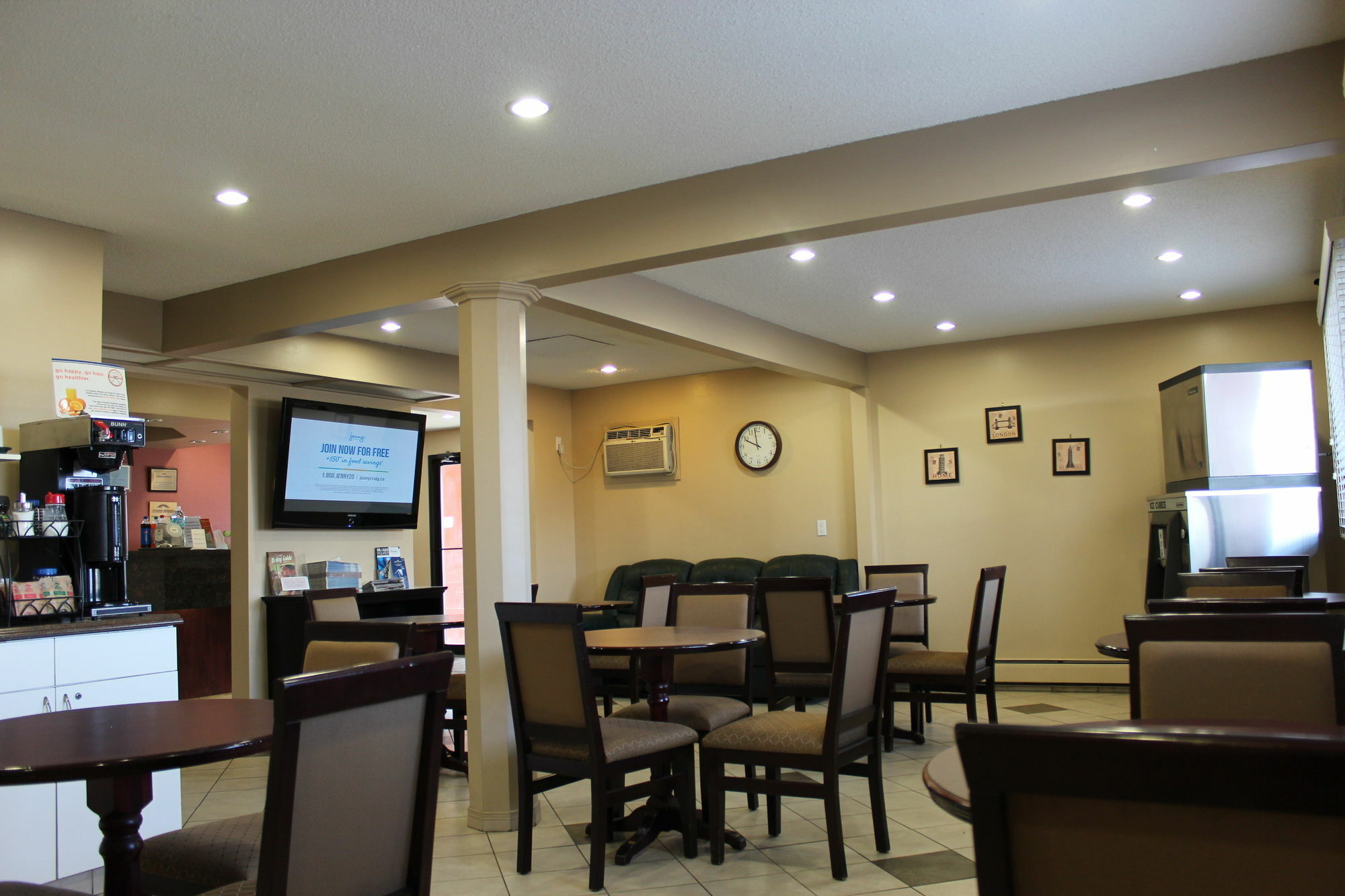 Howard Johnson By Wyndham Red Deer Penhold Buitenkant foto