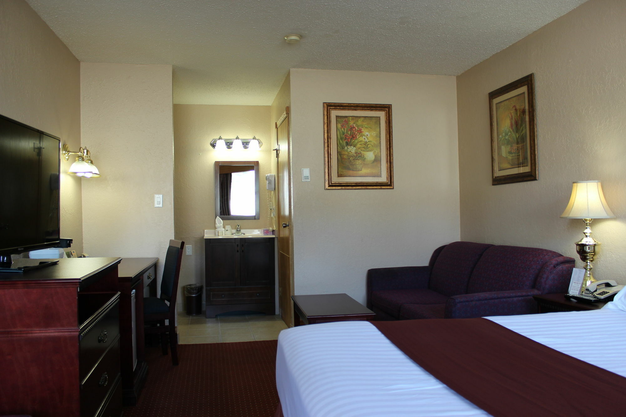 Howard Johnson By Wyndham Red Deer Penhold Buitenkant foto